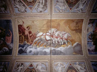 El dios del sol conduciendo su carro a través del cielo, pintura en el techo